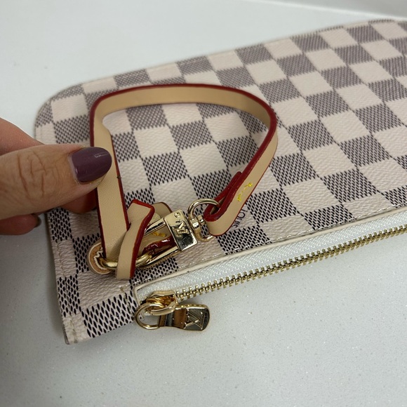 Damier Azur LV Pochette - Picture 4 of 10